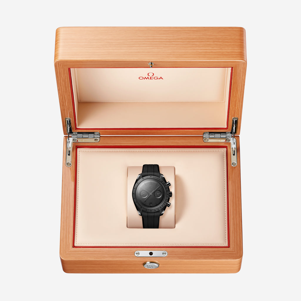 Speedmaster Dark Side of the Moon, 44,25 mm, cerâmica preta em bracelete de borracha