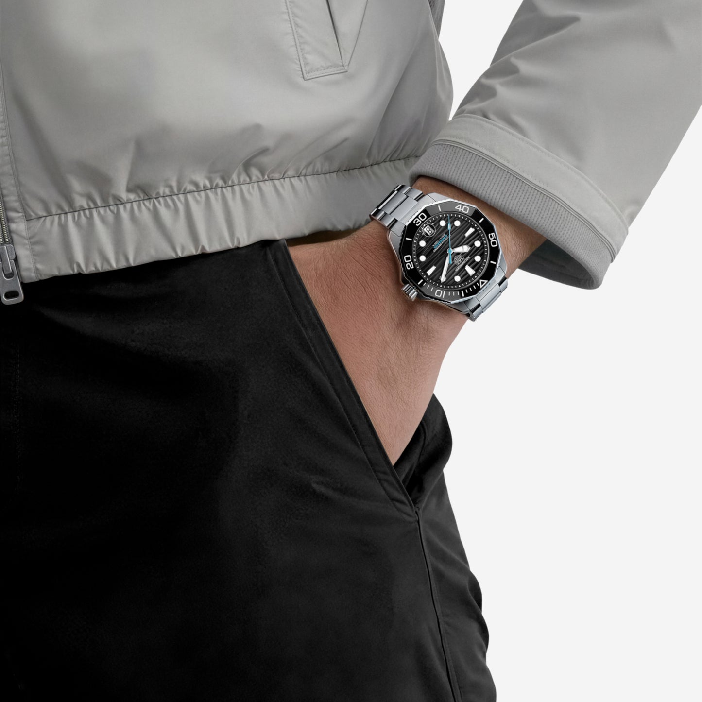 TAG Heuer Aquaracer Professional 300 Date 42mm aço com bracelete em aço