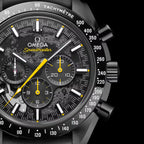 Speedmaster Dark Side Of The Moon, 44,25 mm, cerâmica preta em bracelete de borracha